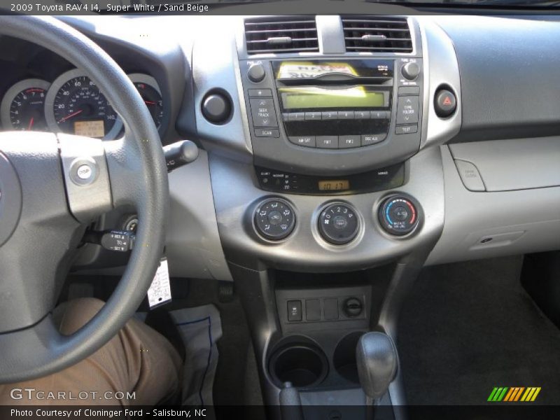 Super White / Sand Beige 2009 Toyota RAV4 I4