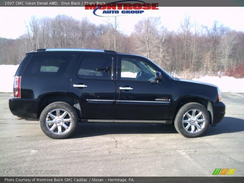 Onyx Black / Ebony Black 2007 GMC Yukon Denali AWD