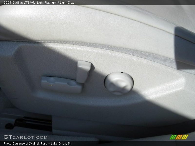 Light Platinum / Light Gray 2005 Cadillac STS V6