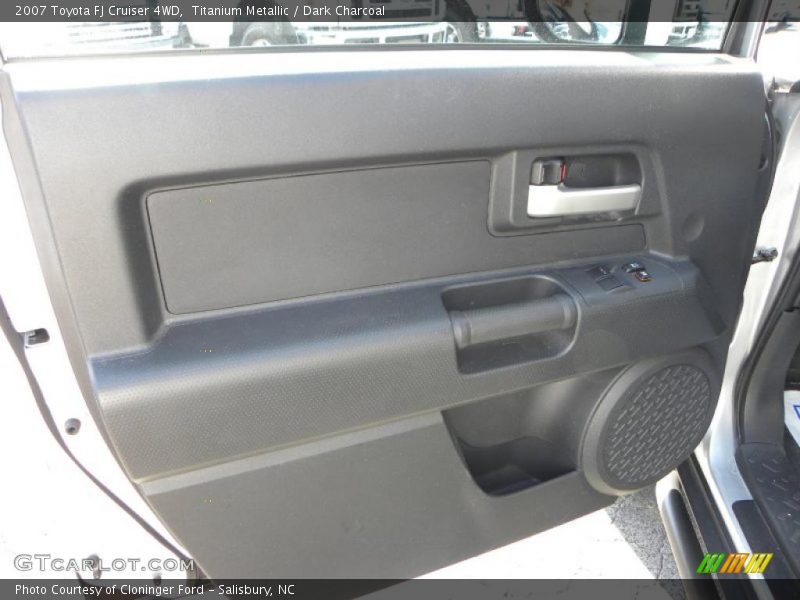 Titanium Metallic / Dark Charcoal 2007 Toyota FJ Cruiser 4WD