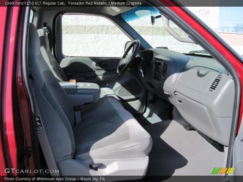 Toreador Red Metallic / Medium Graphite 1999 Ford F150 XLT Regular Cab