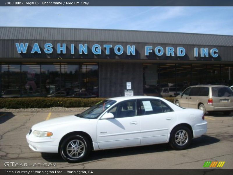 Bright White / Medium Gray 2000 Buick Regal LS