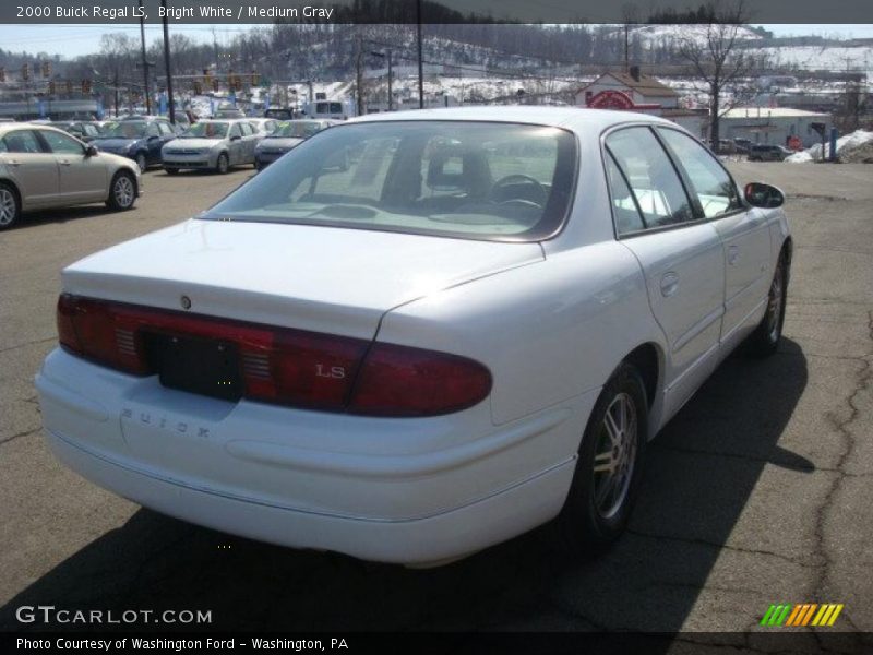 Bright White / Medium Gray 2000 Buick Regal LS