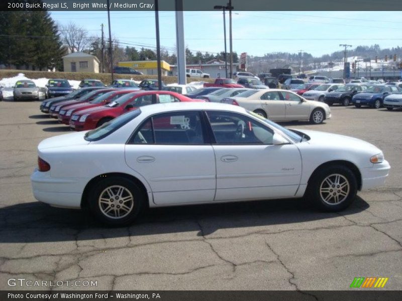 Bright White / Medium Gray 2000 Buick Regal LS