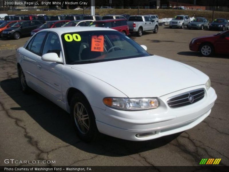 Bright White / Medium Gray 2000 Buick Regal LS