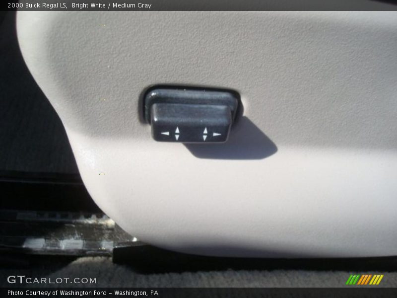 Bright White / Medium Gray 2000 Buick Regal LS