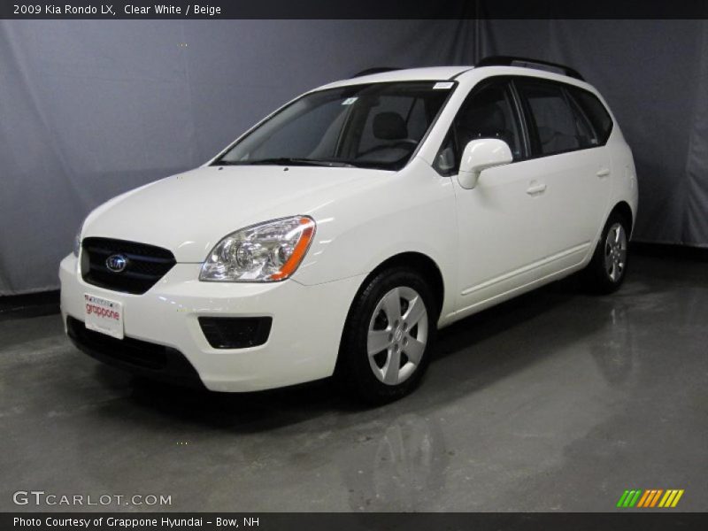 Clear White / Beige 2009 Kia Rondo LX