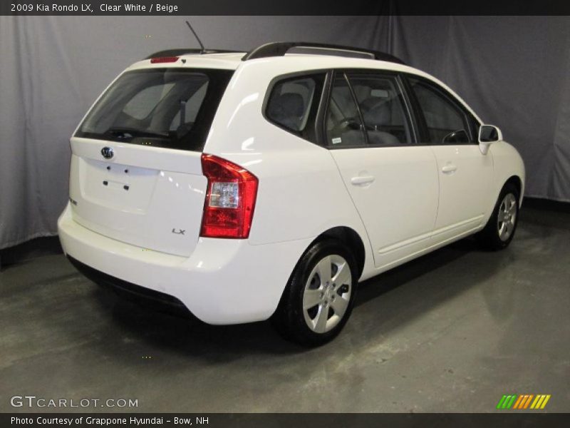 Clear White / Beige 2009 Kia Rondo LX