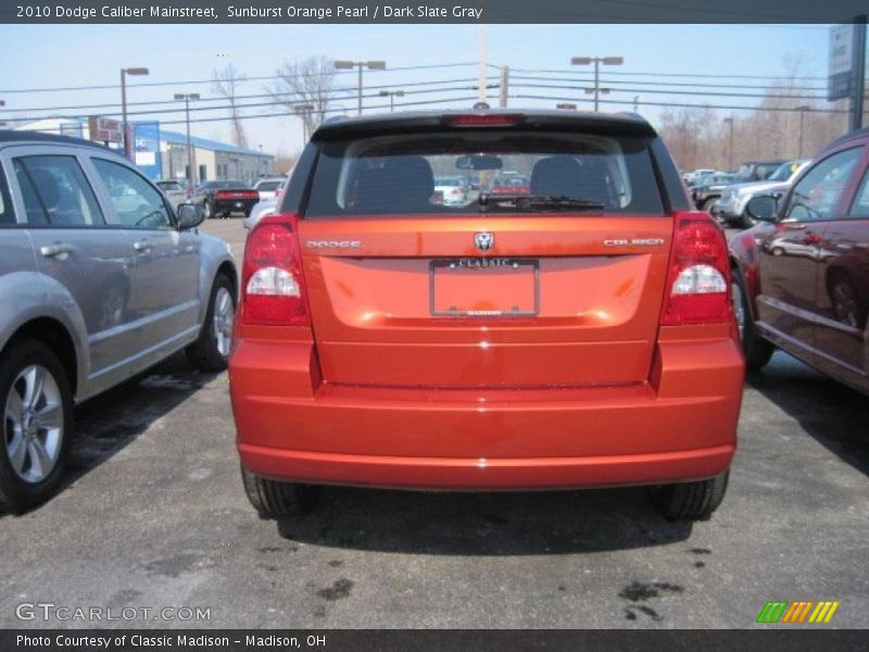 Sunburst Orange Pearl / Dark Slate Gray 2010 Dodge Caliber Mainstreet