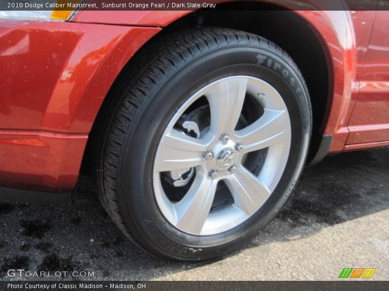 Sunburst Orange Pearl / Dark Slate Gray 2010 Dodge Caliber Mainstreet