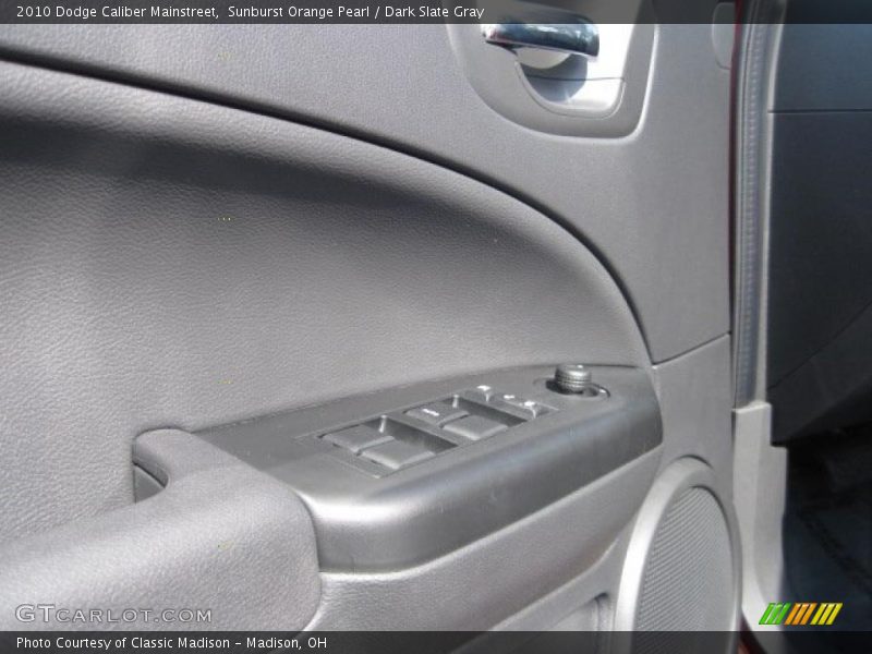 Sunburst Orange Pearl / Dark Slate Gray 2010 Dodge Caliber Mainstreet