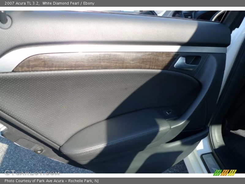 White Diamond Pearl / Ebony 2007 Acura TL 3.2