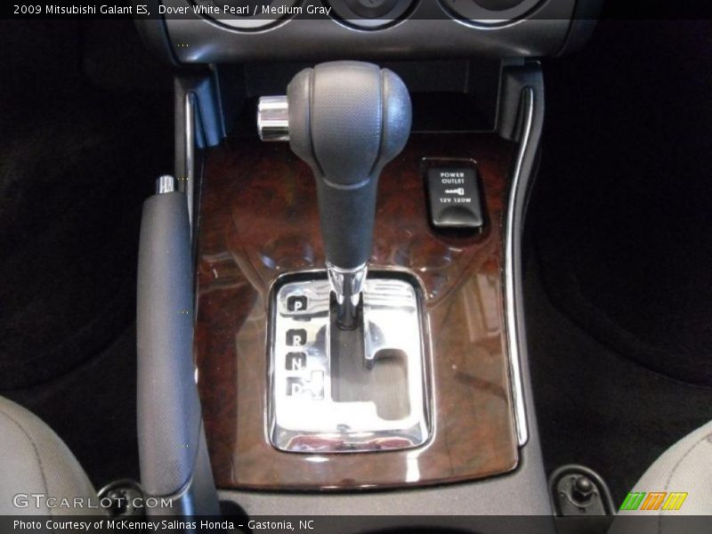 Dover White Pearl / Medium Gray 2009 Mitsubishi Galant ES