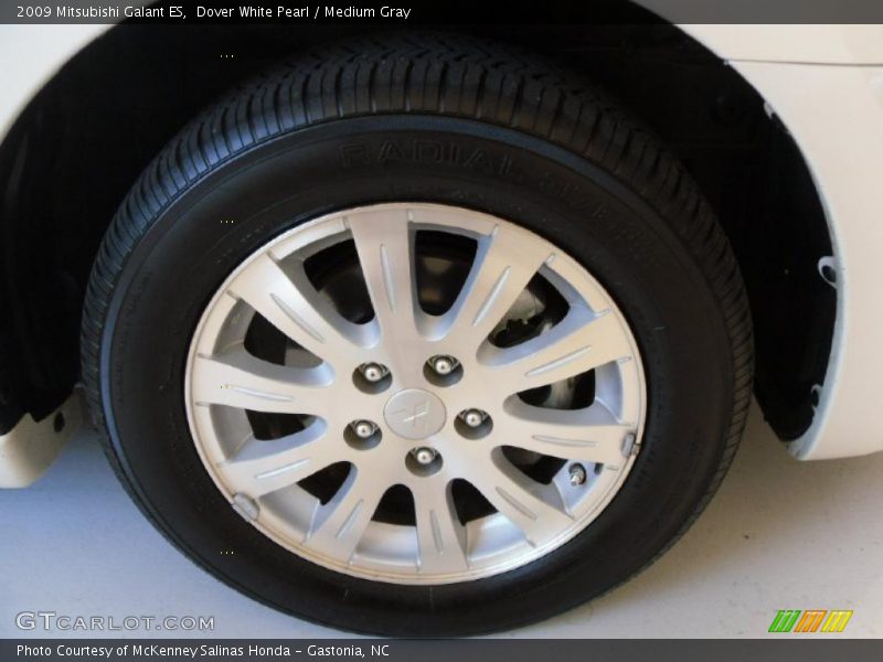 Dover White Pearl / Medium Gray 2009 Mitsubishi Galant ES