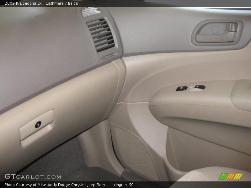 Cashmere / Beige 2009 Kia Sedona LX