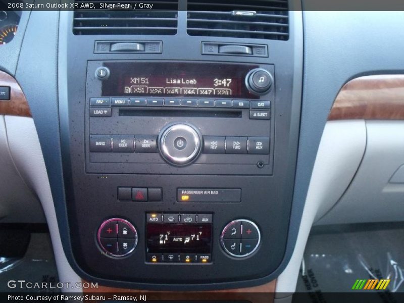 Silver Pearl / Gray 2008 Saturn Outlook XR AWD