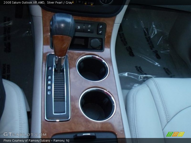 Silver Pearl / Gray 2008 Saturn Outlook XR AWD