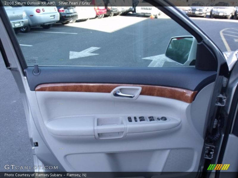 Silver Pearl / Gray 2008 Saturn Outlook XR AWD