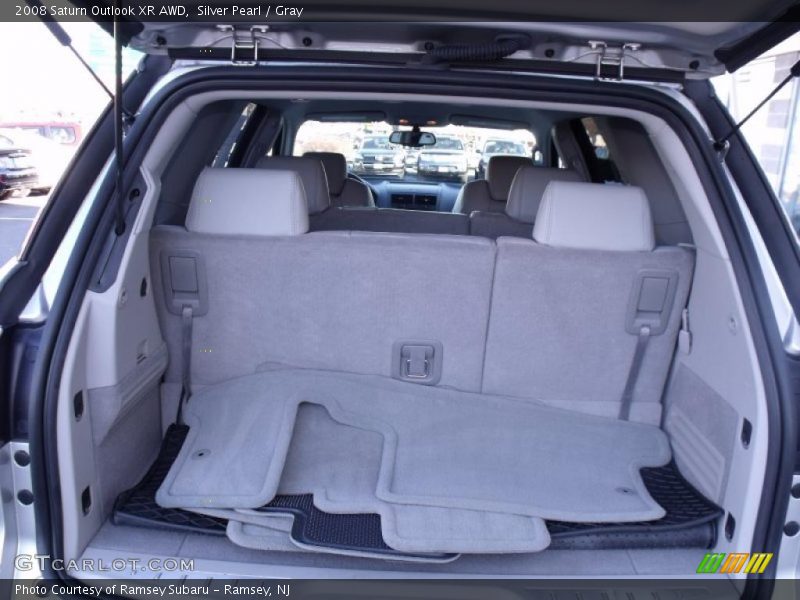 Silver Pearl / Gray 2008 Saturn Outlook XR AWD