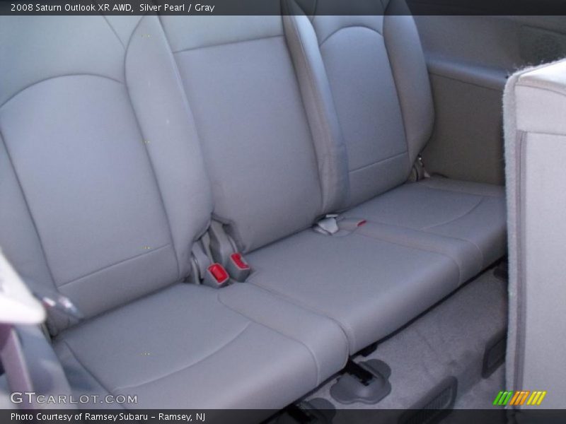 Silver Pearl / Gray 2008 Saturn Outlook XR AWD