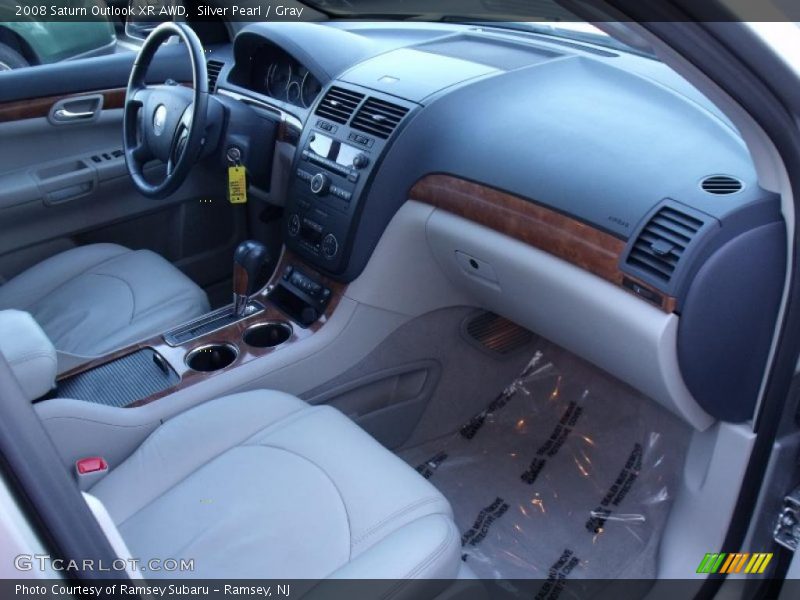 Silver Pearl / Gray 2008 Saturn Outlook XR AWD