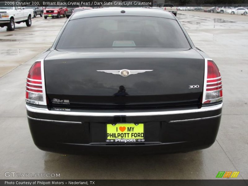 Brilliant Black Crystal Pearl / Dark Slate Gray/Light Graystone 2006 Chrysler 300