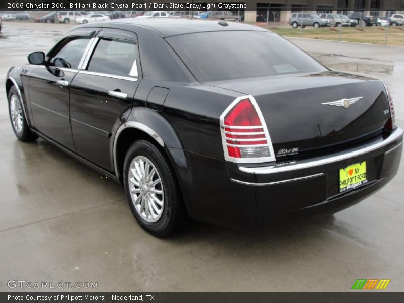 Brilliant Black Crystal Pearl / Dark Slate Gray/Light Graystone 2006 Chrysler 300