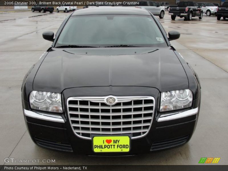 Brilliant Black Crystal Pearl / Dark Slate Gray/Light Graystone 2006 Chrysler 300