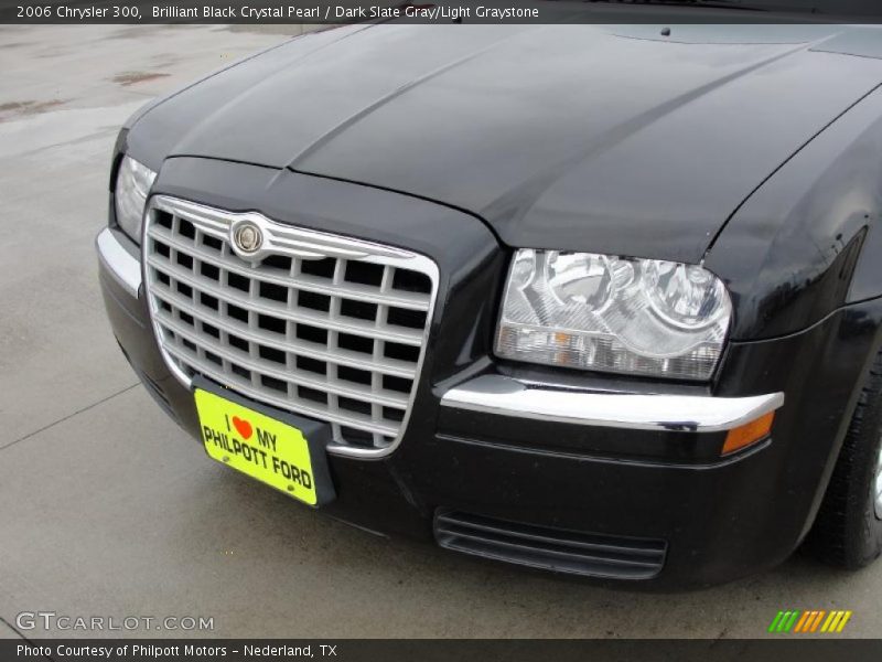 Brilliant Black Crystal Pearl / Dark Slate Gray/Light Graystone 2006 Chrysler 300