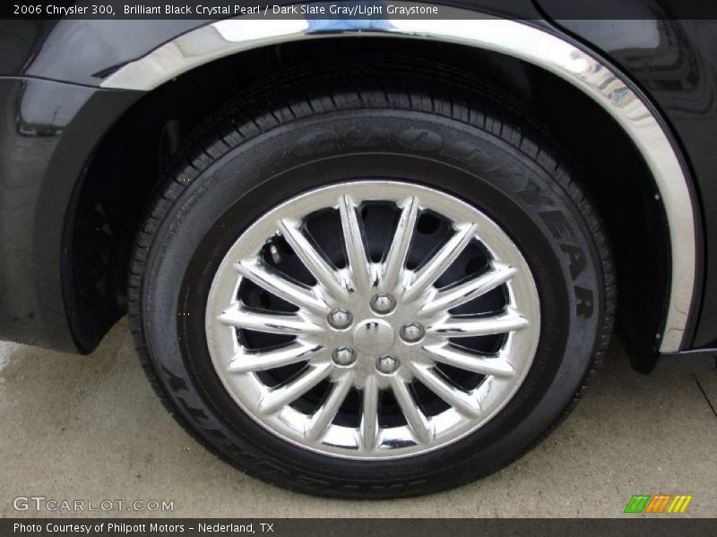 Brilliant Black Crystal Pearl / Dark Slate Gray/Light Graystone 2006 Chrysler 300