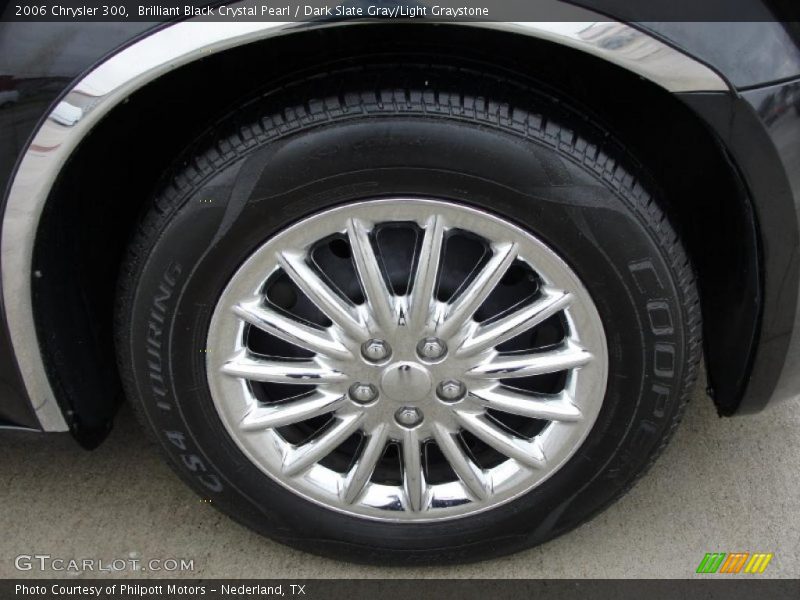Brilliant Black Crystal Pearl / Dark Slate Gray/Light Graystone 2006 Chrysler 300
