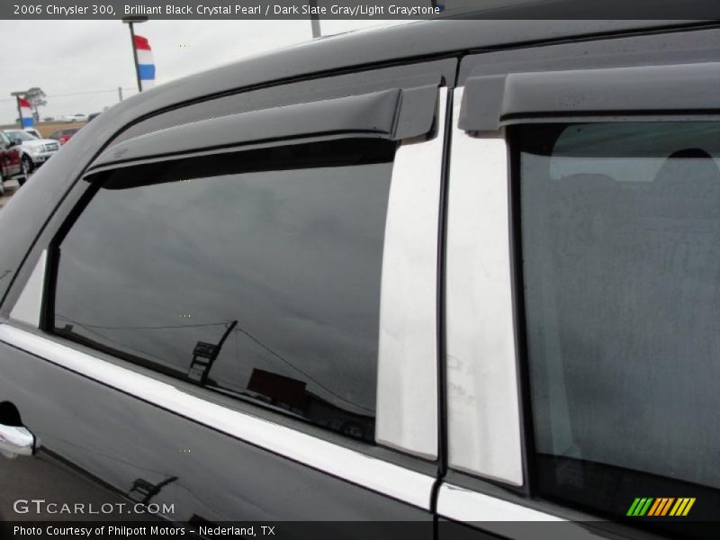 Brilliant Black Crystal Pearl / Dark Slate Gray/Light Graystone 2006 Chrysler 300