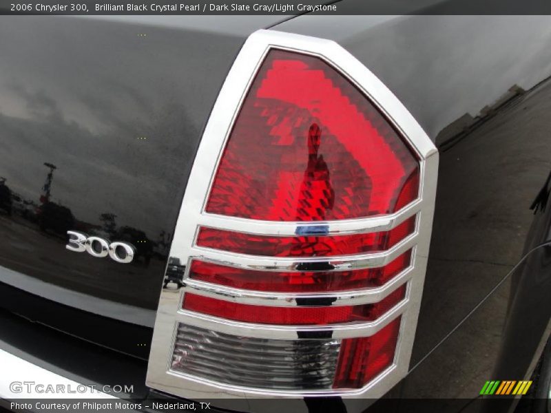 Brilliant Black Crystal Pearl / Dark Slate Gray/Light Graystone 2006 Chrysler 300