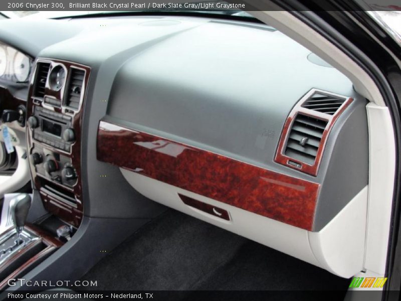 Brilliant Black Crystal Pearl / Dark Slate Gray/Light Graystone 2006 Chrysler 300