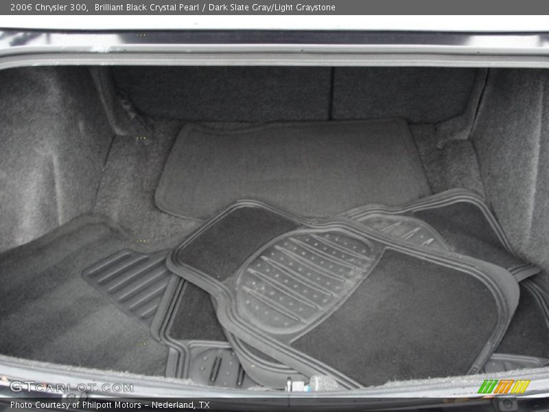 Brilliant Black Crystal Pearl / Dark Slate Gray/Light Graystone 2006 Chrysler 300