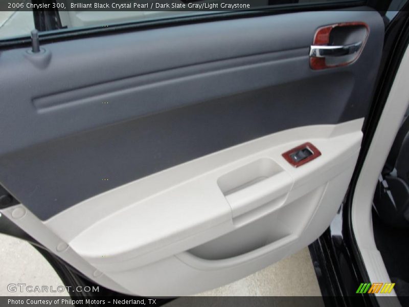 Brilliant Black Crystal Pearl / Dark Slate Gray/Light Graystone 2006 Chrysler 300