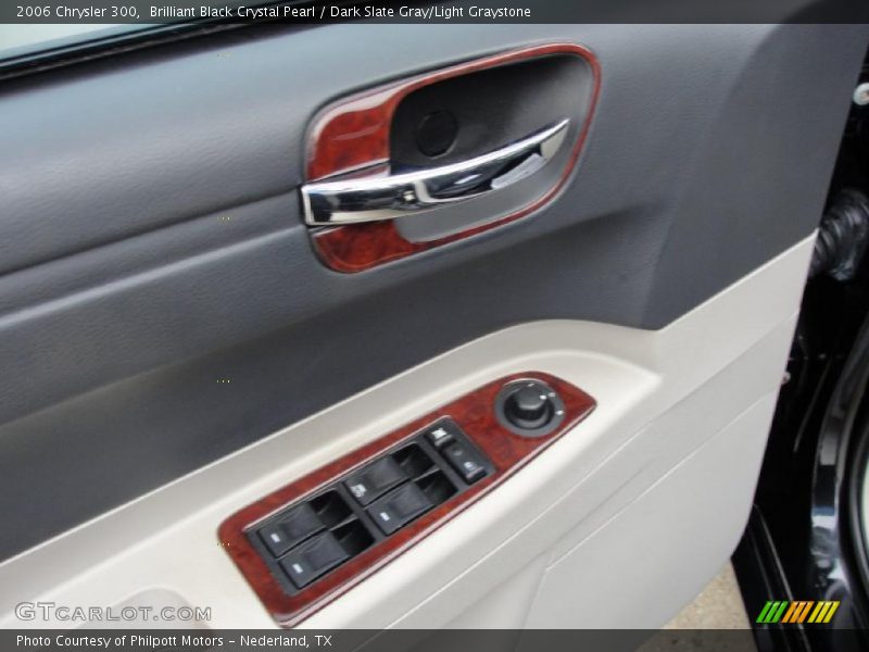 Brilliant Black Crystal Pearl / Dark Slate Gray/Light Graystone 2006 Chrysler 300