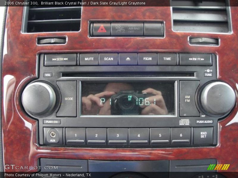 Brilliant Black Crystal Pearl / Dark Slate Gray/Light Graystone 2006 Chrysler 300