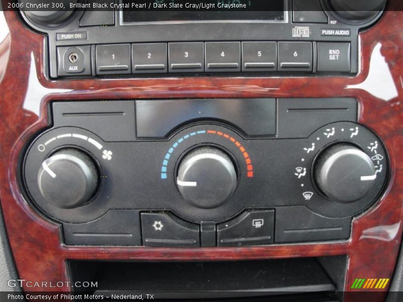 Brilliant Black Crystal Pearl / Dark Slate Gray/Light Graystone 2006 Chrysler 300