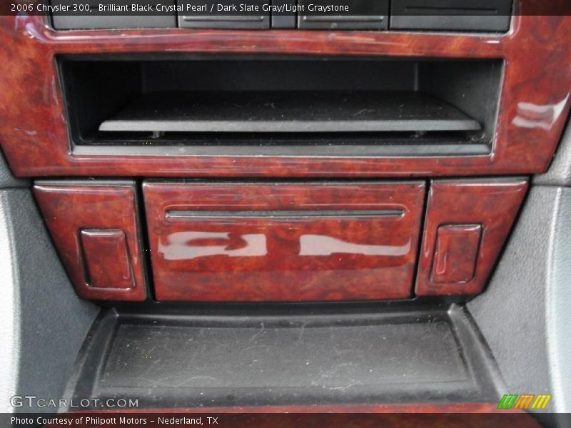 Brilliant Black Crystal Pearl / Dark Slate Gray/Light Graystone 2006 Chrysler 300