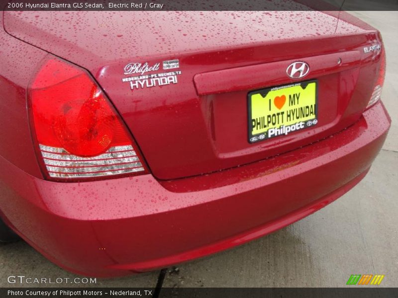 Electric Red / Gray 2006 Hyundai Elantra GLS Sedan