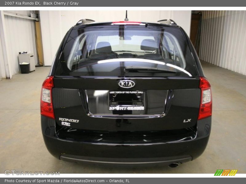 Black Cherry / Gray 2007 Kia Rondo EX