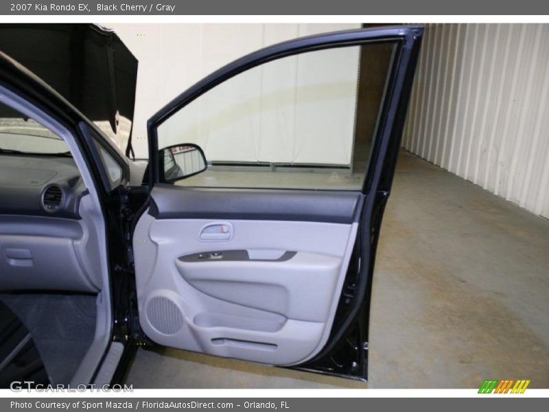 Black Cherry / Gray 2007 Kia Rondo EX