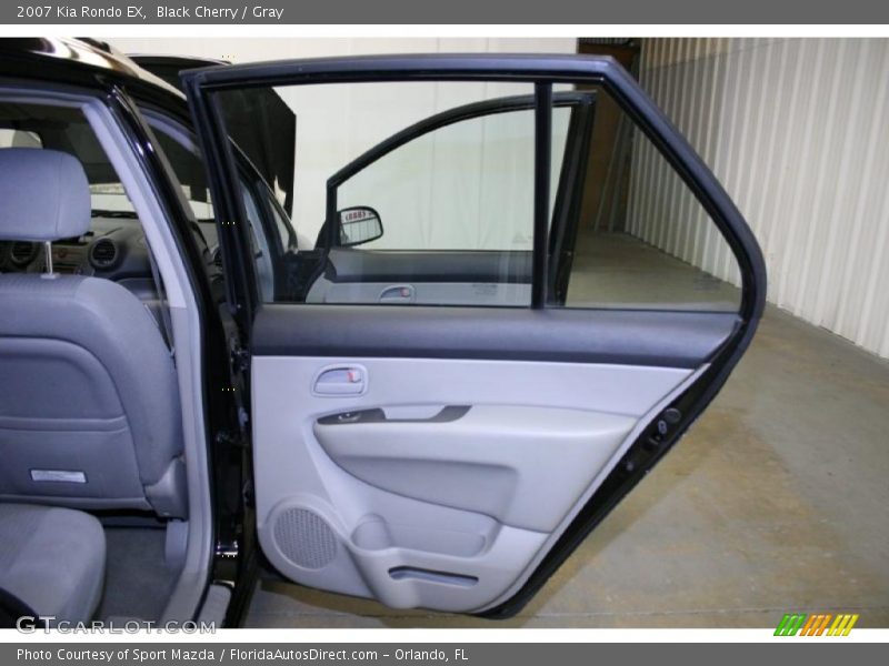 Black Cherry / Gray 2007 Kia Rondo EX