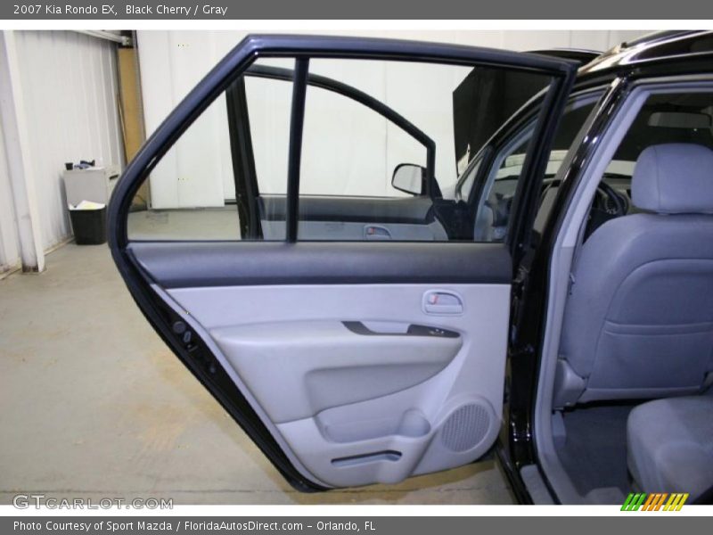 Black Cherry / Gray 2007 Kia Rondo EX