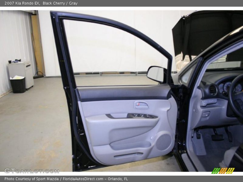 Black Cherry / Gray 2007 Kia Rondo EX