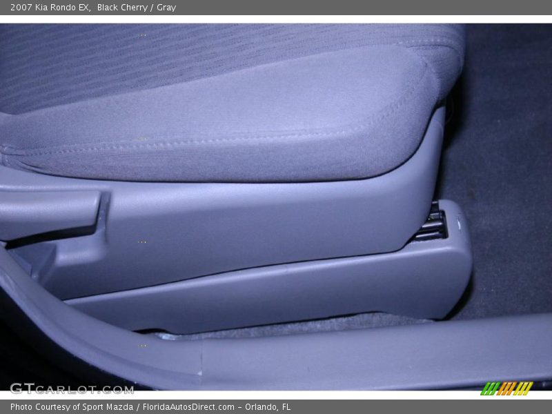 Black Cherry / Gray 2007 Kia Rondo EX