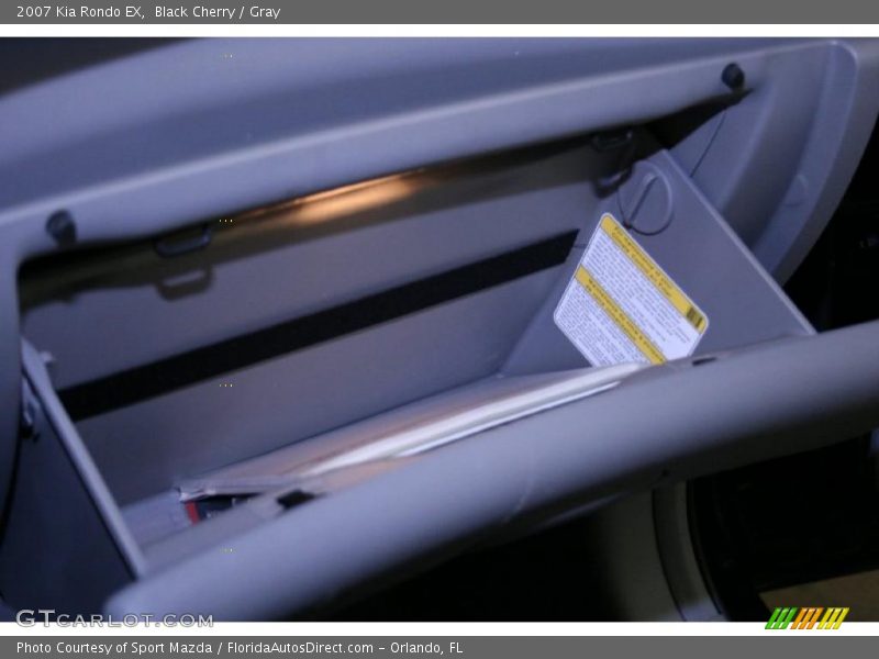 Black Cherry / Gray 2007 Kia Rondo EX