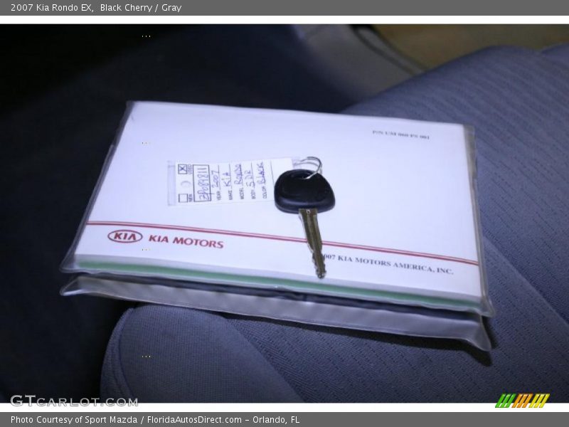 Black Cherry / Gray 2007 Kia Rondo EX