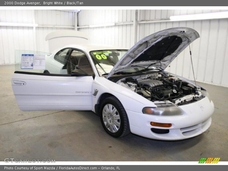 Bright White / Black/Tan 2000 Dodge Avenger